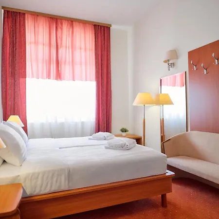 호텔 Hotel Selce 3*