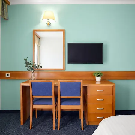 Hotel Selce 호텔