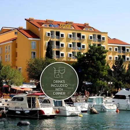 ホテル Hotel Selce 3*