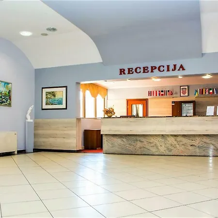 ホテル Hotel Selce セルツェ