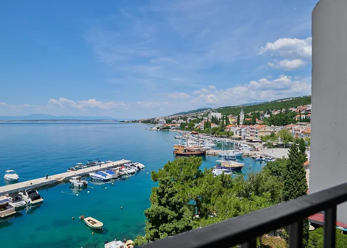 Отель Hotel Selce 3*